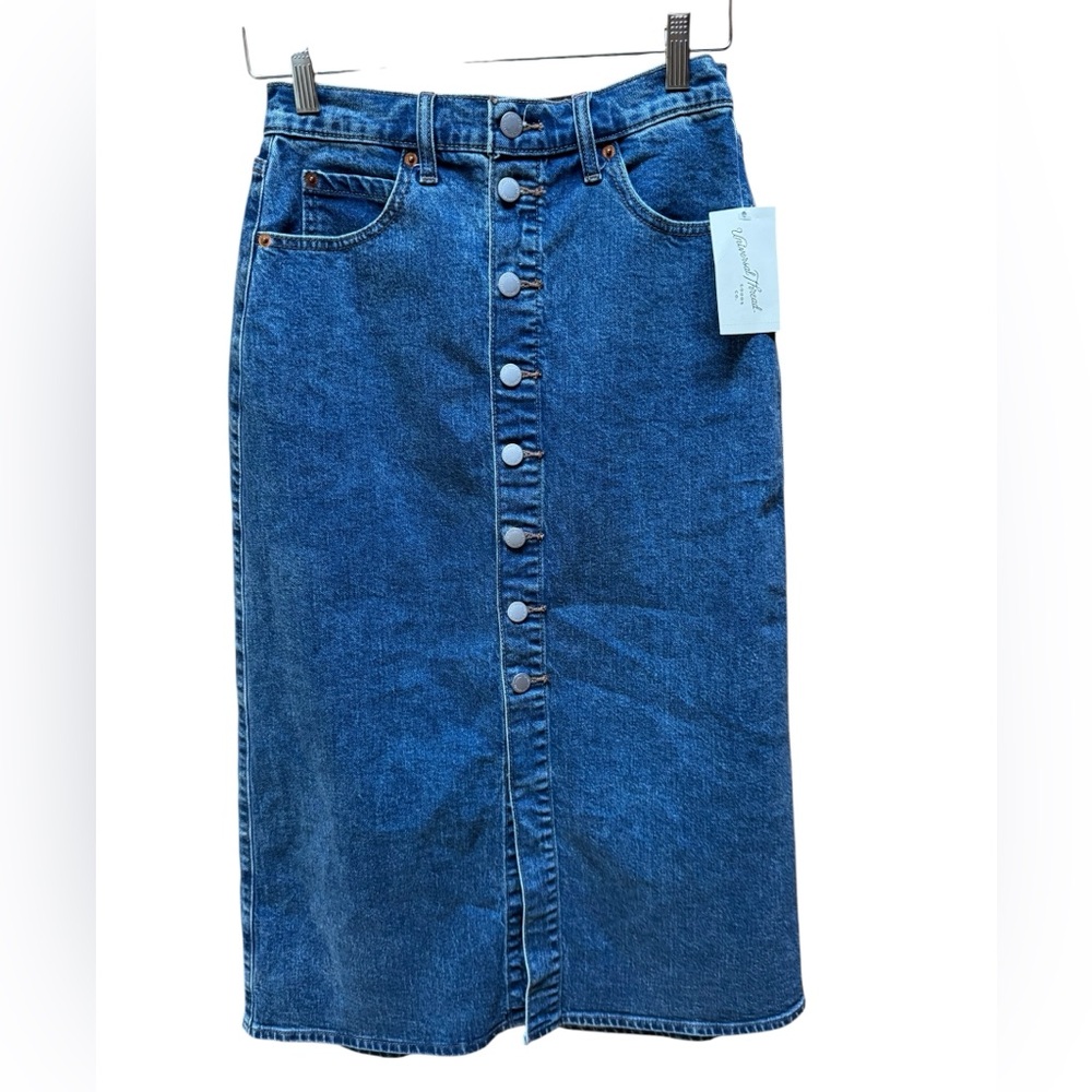 NWT Universal Thread Medium Wash Denim Skirt‎